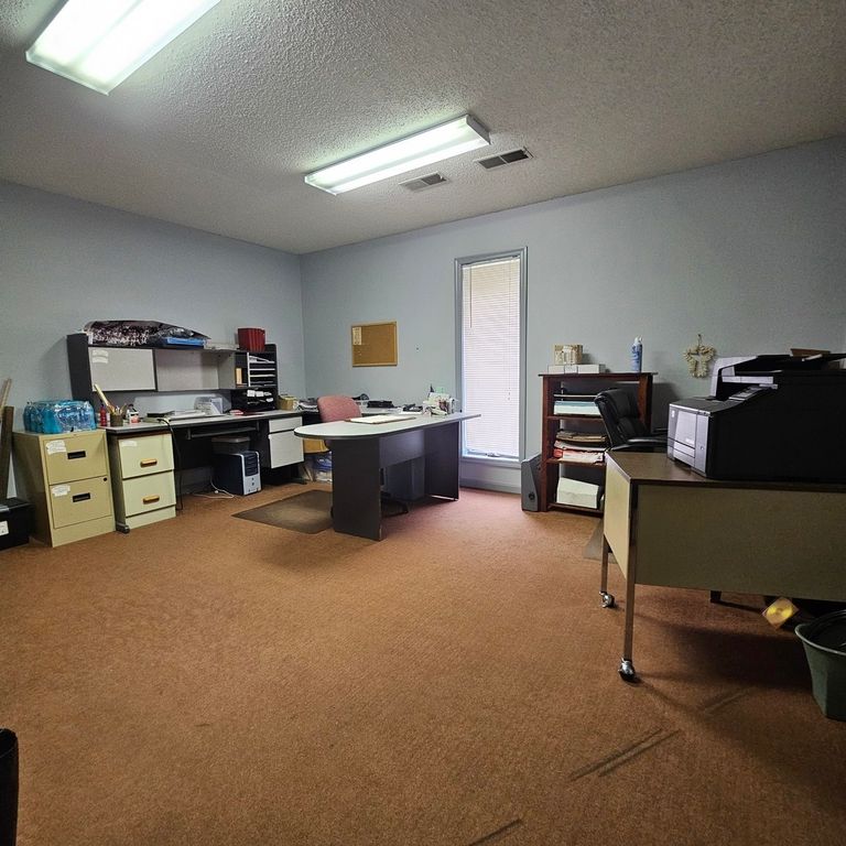 Image 23 of property listing at 1000 N 42nd Street, Mt Vernon, IL 62864