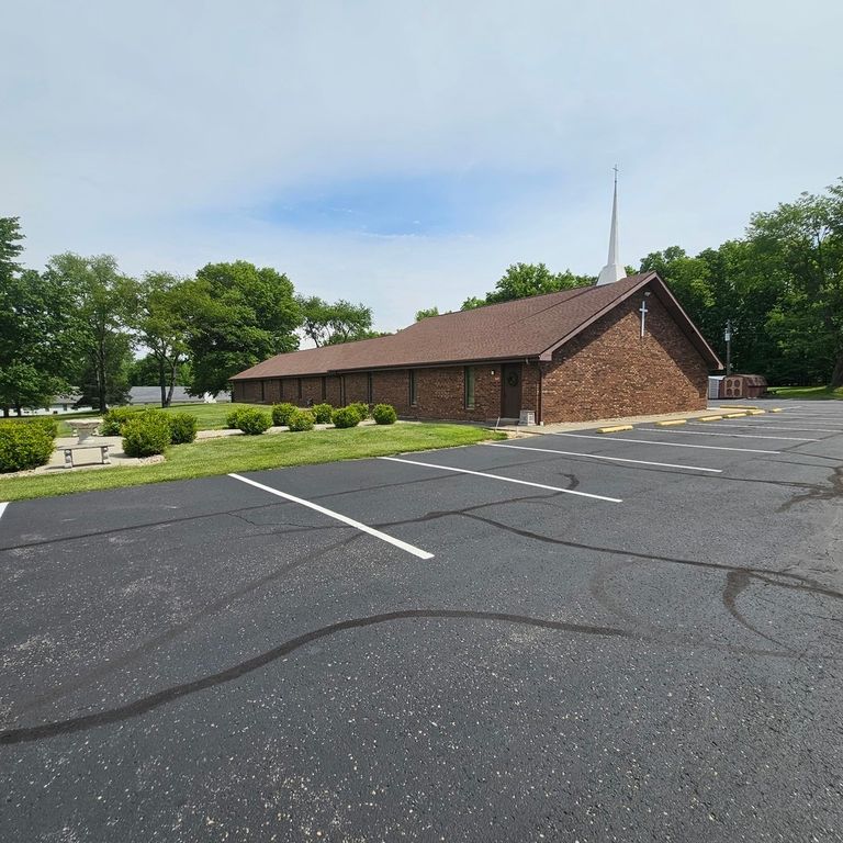 Image 6 of property listing at 1000 N 42nd Street, Mt Vernon, IL 62864