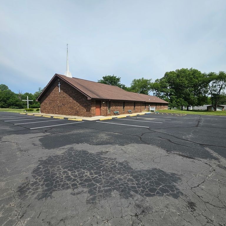 Image 8 of property listing at 1000 N 42nd Street, Mt Vernon, IL 62864