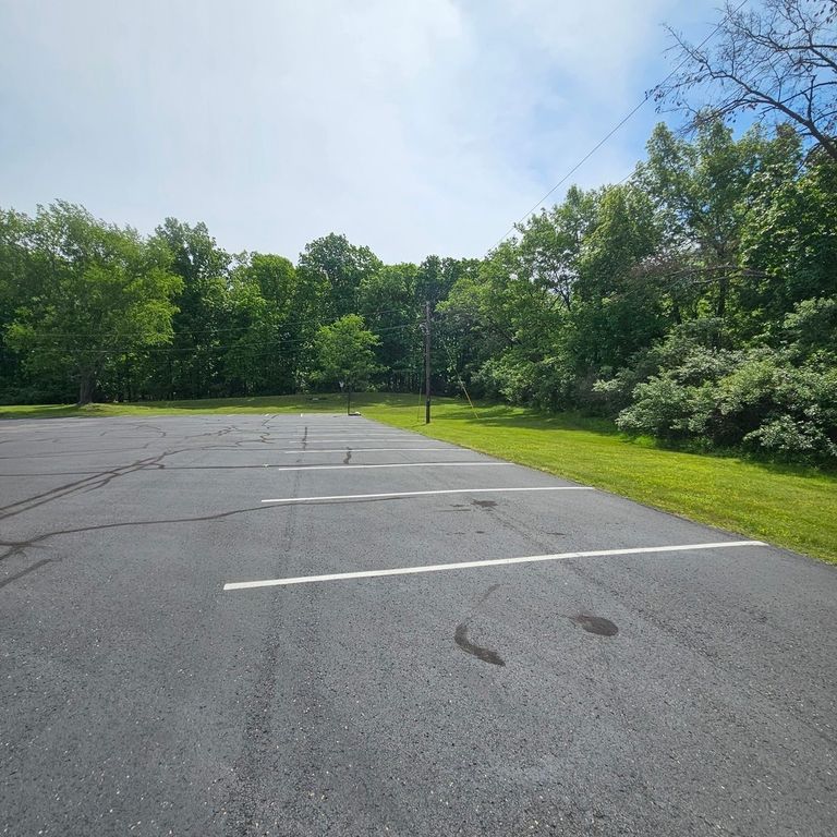 Image 9 of property listing at 1000 N 42nd Street, Mt Vernon, IL 62864