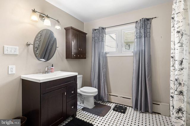 81 PRICE AVE, Lansdowne, PA 19050