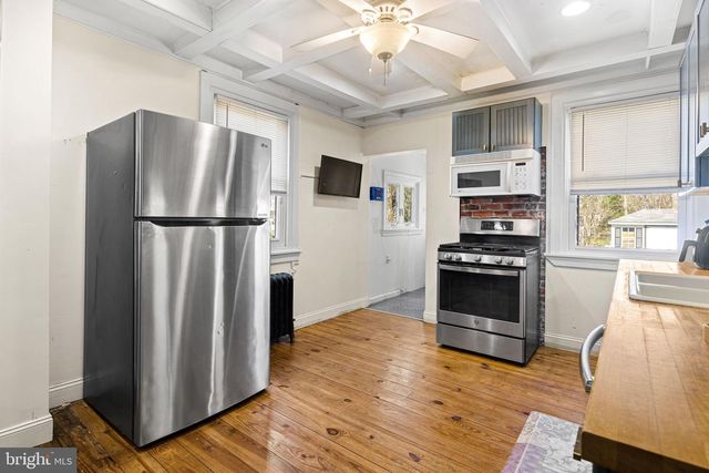 81 PRICE AVE, Lansdowne, PA 19050