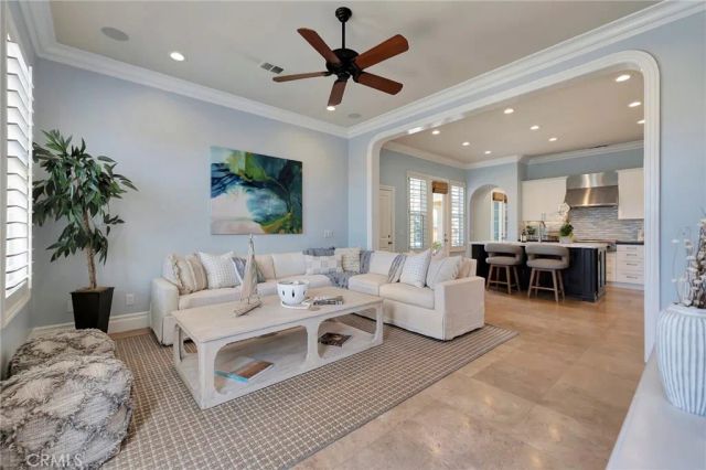 6572 Beachview Drive, Huntington Beach, CA 92648
