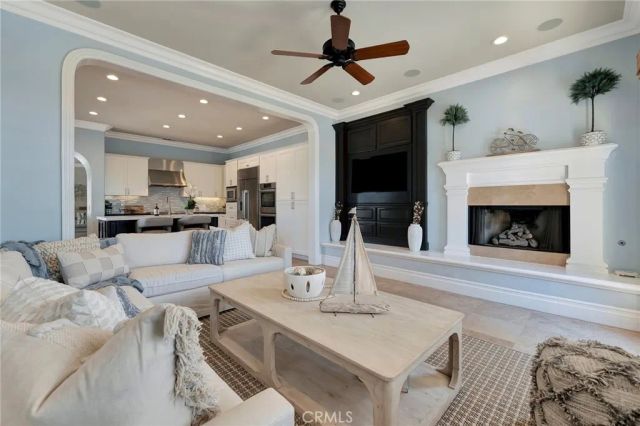 6572 Beachview Drive, Huntington Beach, CA 92648