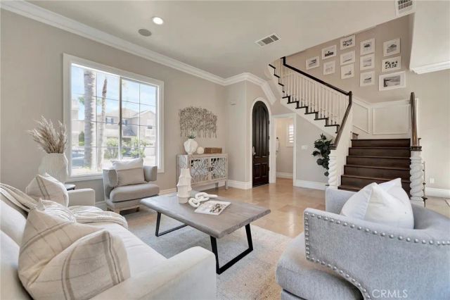 6572 Beachview Drive, Huntington Beach, CA 92648