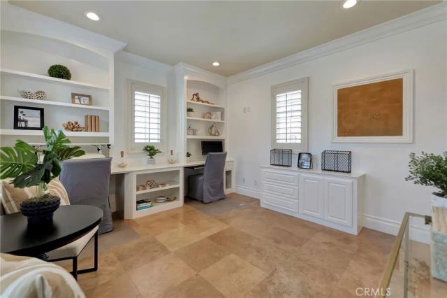 6572 Beachview Drive, Huntington Beach, CA 92648