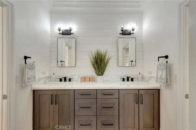 6572 Beachview Drive, Huntington Beach, CA 92648