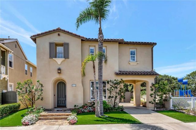6572 Beachview Drive, Huntington Beach, CA 92648