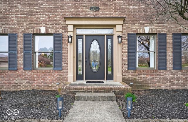 6177 W Broken Arrow Court, New Palestine, IN 46163