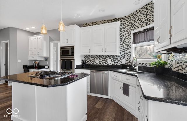 6177 W Broken Arrow Court, New Palestine, IN 46163