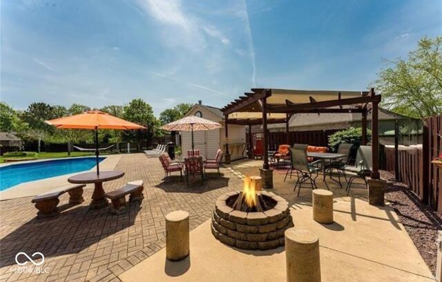 6177 W Broken Arrow Court, New Palestine, IN 46163