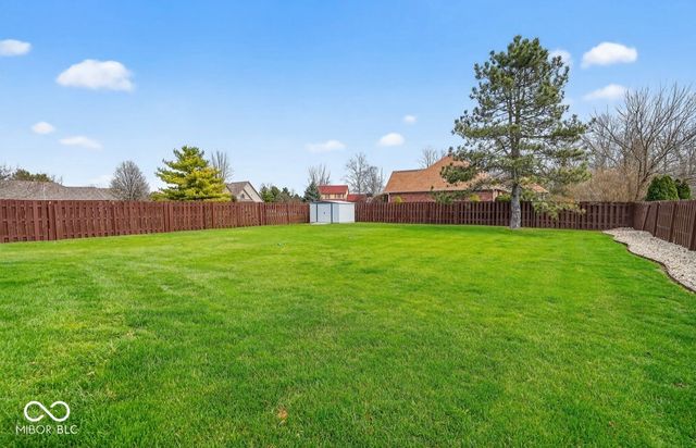 6177 W Broken Arrow Court, New Palestine, IN 46163