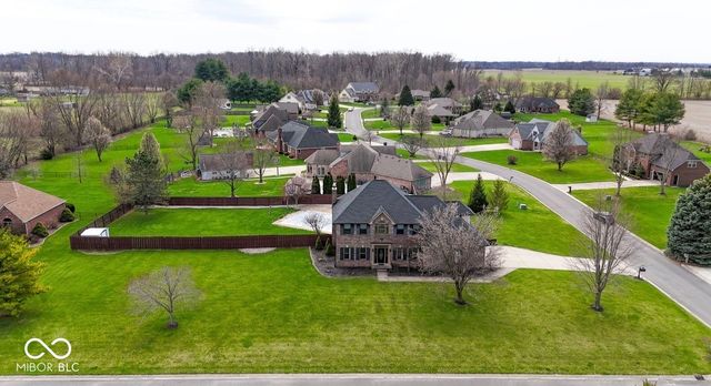 6177 W Broken Arrow Court, New Palestine, IN 46163