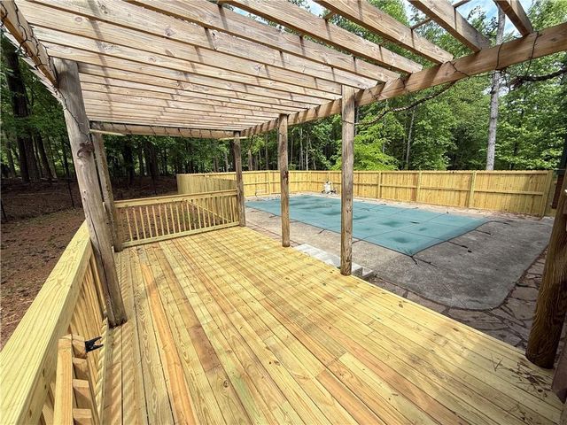 4707 Hilltop Drive NW, Acworth, GA 30101