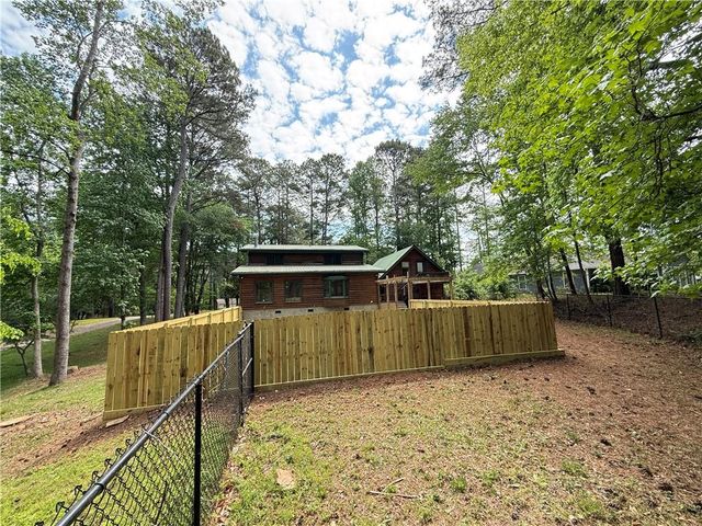 4707 Hilltop Drive NW, Acworth, GA 30101