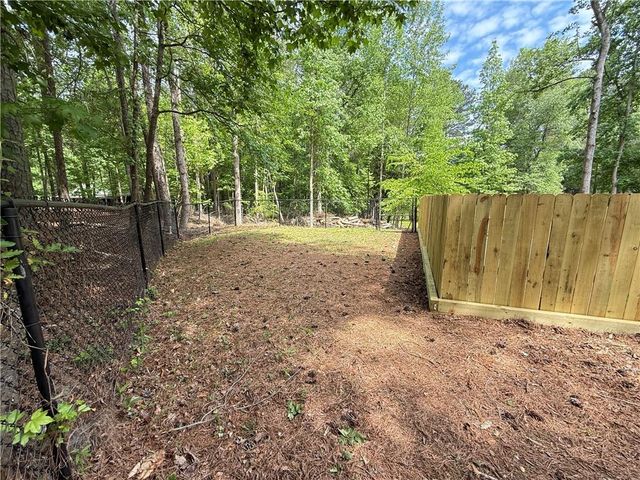 4707 Hilltop Drive NW, Acworth, GA 30101