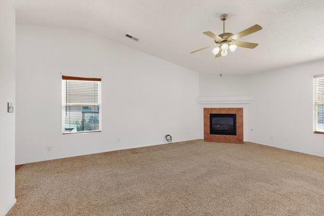 7072 Glen Hills Drive NE, Rio Rancho, NM 87144