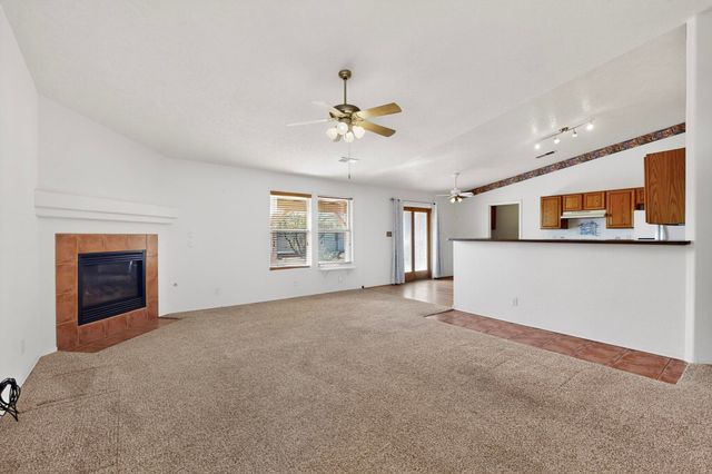 7072 Glen Hills Drive NE, Rio Rancho, NM 87144