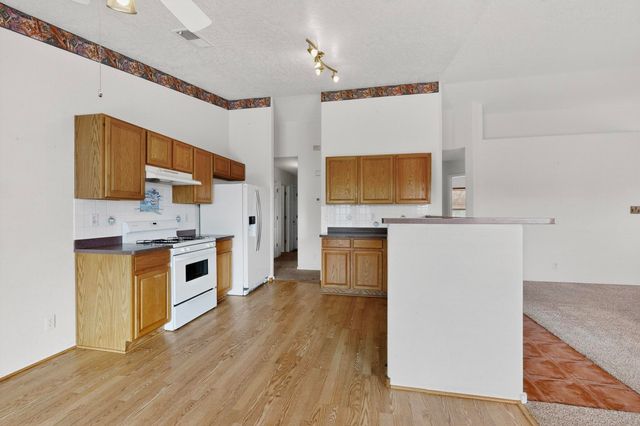 7072 Glen Hills Drive NE, Rio Rancho, NM 87144