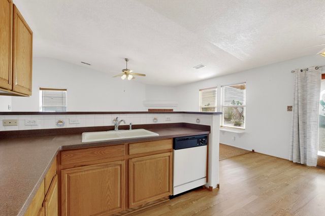 7072 Glen Hills Drive NE, Rio Rancho, NM 87144