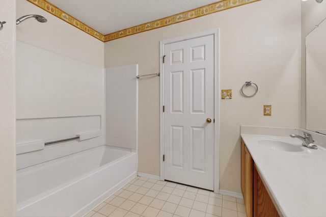 7072 Glen Hills Drive NE, Rio Rancho, NM 87144