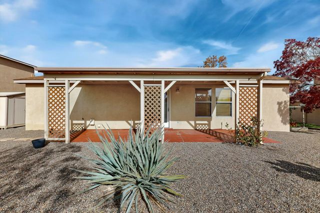 7072 Glen Hills Drive NE, Rio Rancho, NM 87144