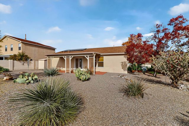 7072 Glen Hills Drive NE, Rio Rancho, NM 87144