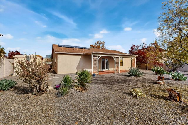 7072 Glen Hills Drive NE, Rio Rancho, NM 87144