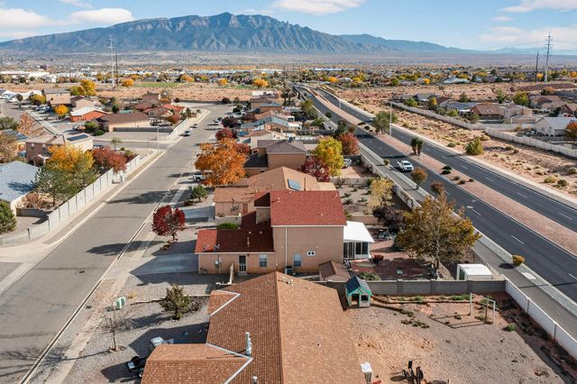 7072 Glen Hills Drive NE, Rio Rancho, NM 87144