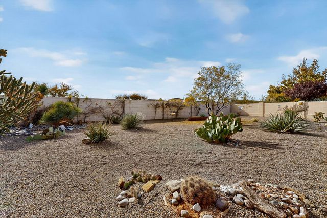 7072 Glen Hills Drive NE, Rio Rancho, NM 87144