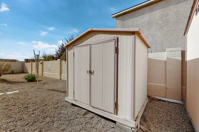 7072 Glen Hills Drive NE, Rio Rancho, NM 87144