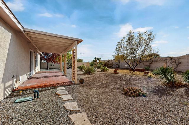 7072 Glen Hills Drive NE, Rio Rancho, NM 87144