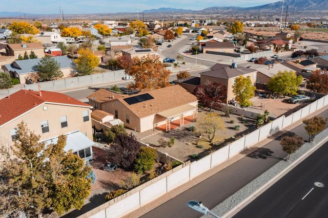 7072 Glen Hills Drive NE, Rio Rancho, NM 87144