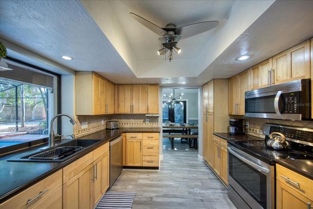 13703 OAK FOREST BOULEVARD N, Seminole, FL 33776