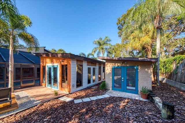 13703 OAK FOREST BOULEVARD N, Seminole, FL 33776