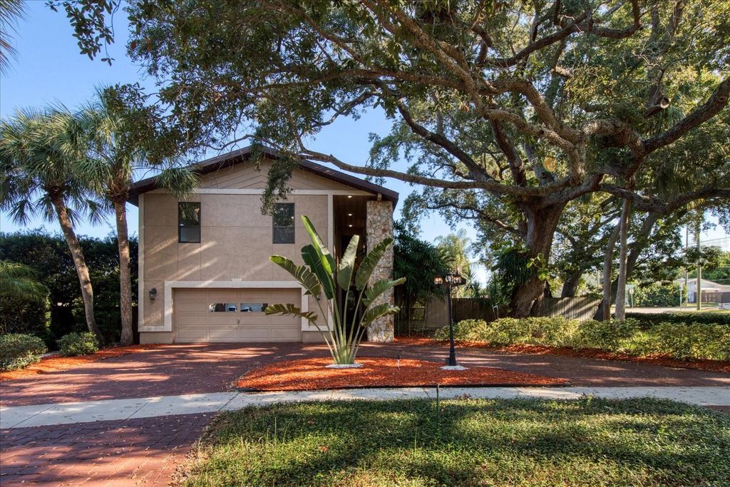 13703 OAK FOREST BOULEVARD N, Seminole, FL 33776