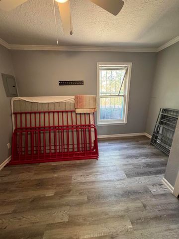 613 Keleher Avenue NW, Albuquerque, NM 87102
