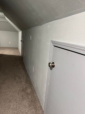 613 Keleher Avenue NW, Albuquerque, NM 87102