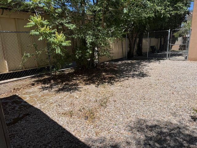 613 Keleher Avenue NW, Albuquerque, NM 87102