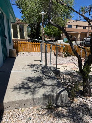 613 Keleher Avenue NW, Albuquerque, NM 87102