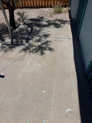 613 Keleher Avenue NW, Albuquerque, NM 87102