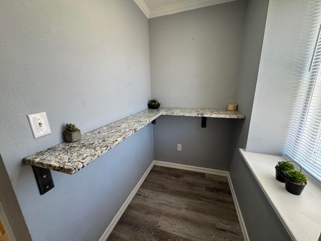 613 Keleher Avenue NW, Albuquerque, NM 87102