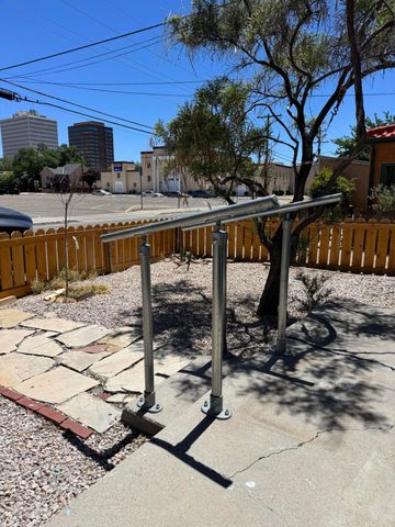 613 Keleher Avenue NW, Albuquerque, NM 87102