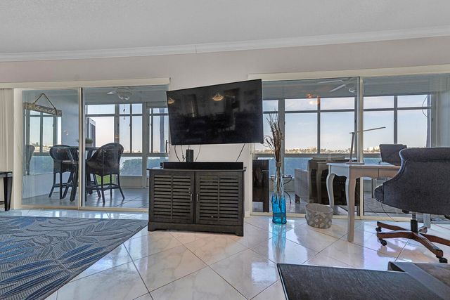 100 Waterway Drive S 109, Lantana, FL 33462