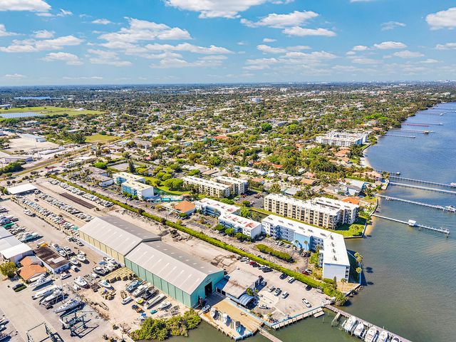 100 Waterway Drive S 109, Lantana, FL 33462