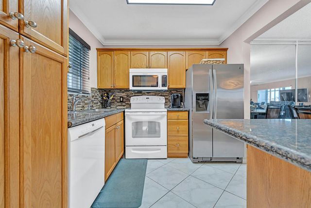 100 Waterway Drive S 109, Lantana, FL 33462