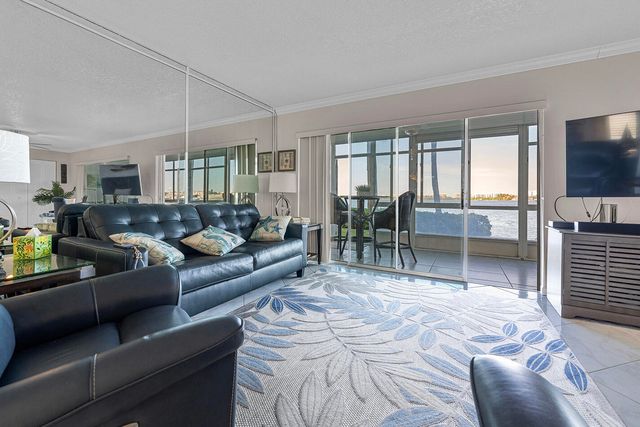 100 Waterway Drive S 109, Lantana, FL 33462