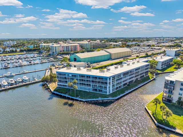 100 Waterway Drive S 109, Lantana, FL 33462