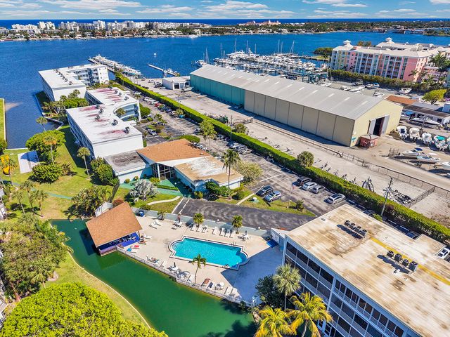 100 Waterway Drive S 109, Lantana, FL 33462