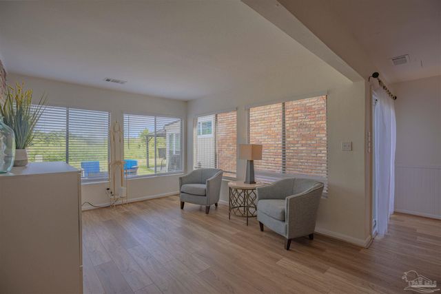 4736 Huron Dr, Pensacola, FL 32507